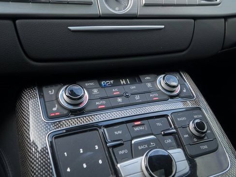 Used 2014 Audi S8 image 26