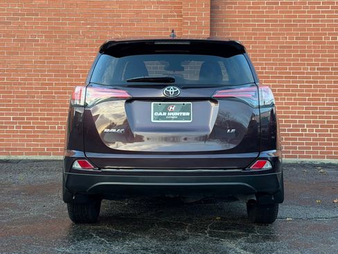 Used 2018 Toyota RAV4 LE image 6