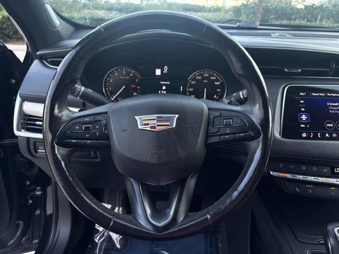 Used 2019 Cadillac XT4 Premium Luxury image 24