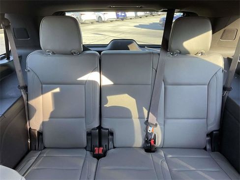 Used 2022 Chevrolet Tahoe Z71 w/ Z71 Off-Road Package image 17