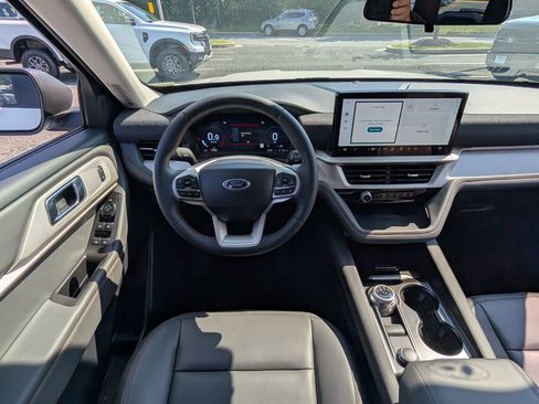 New 2025 Ford Explorer Active w/ Active Comfort Package image 15
