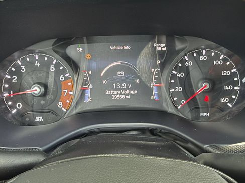 Used 2025 Jeep Compass Trailhawk AWD/4WD image 38