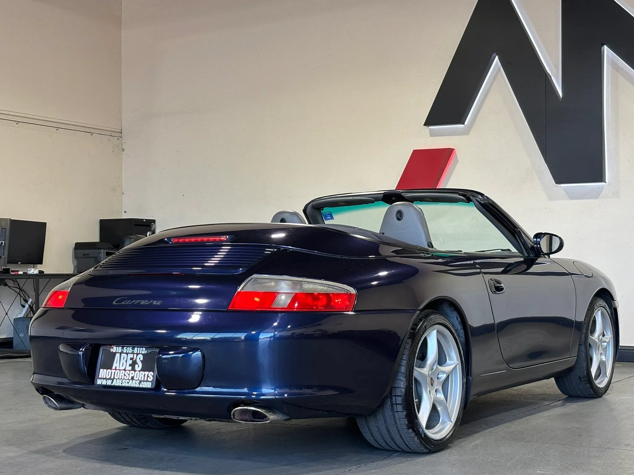 Used 2003 Porsche 911 Cabriolet image 7