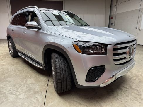 Used 2026 Mercedes-Benz GLS 450 4MATIC image 8