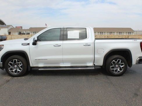 Used 2023 GMC Sierra 1500 SLT image 10