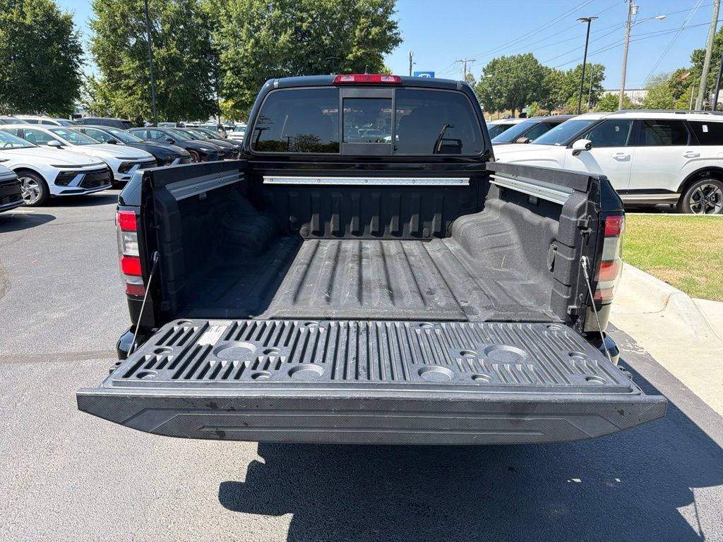 Used 2022 Nissan Frontier SV AWD/4WD image 12