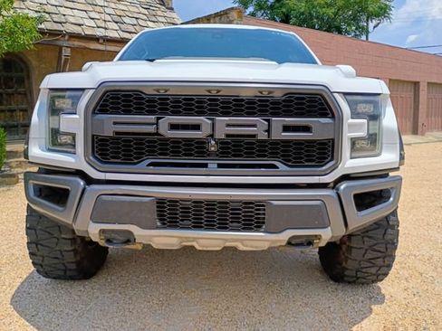 Used 2017 Ford F150 Raptor w/ Equipment Group 802A Luxury AWD/4WD image 3