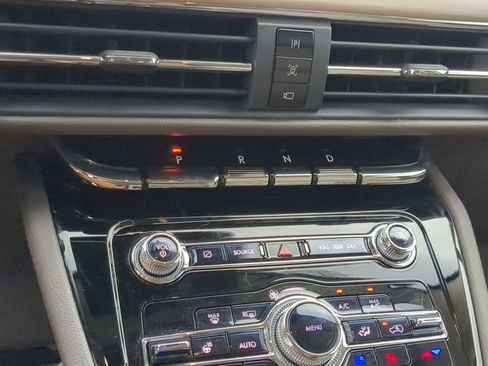 Used 2022 Lincoln Corsair AWD w/ Premium Package image 19