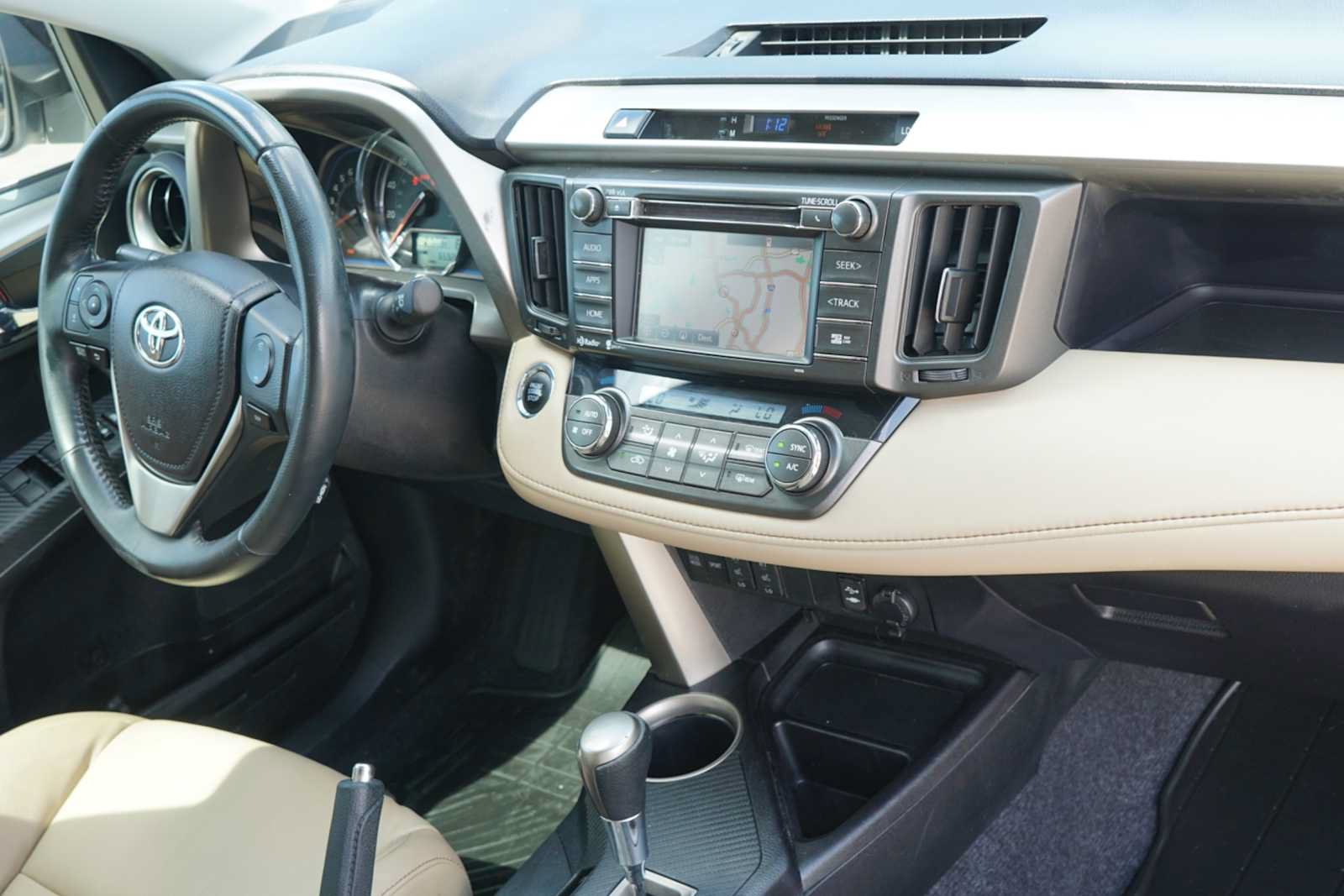 Used 2015 Toyota RAV4 Limited w/ Technology Package FWD image 24