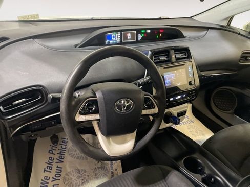 Used 2018 Toyota Prius Two image 21