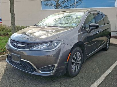 Used 2020 Chrysler Pacifica Touring-L Plus