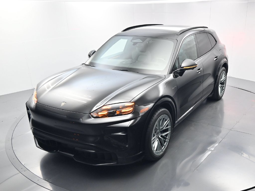 Certified 2026 Porsche Cayenne Turbo AWD/4WD image 31