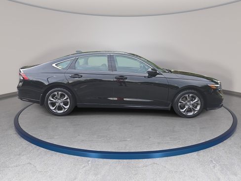 Used 2024 Honda Accord EX-L image 4