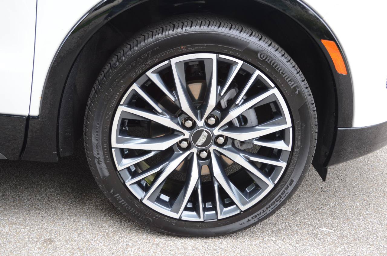 Used 2025 Cadillac XT4 Sport AWD/4WD image 12