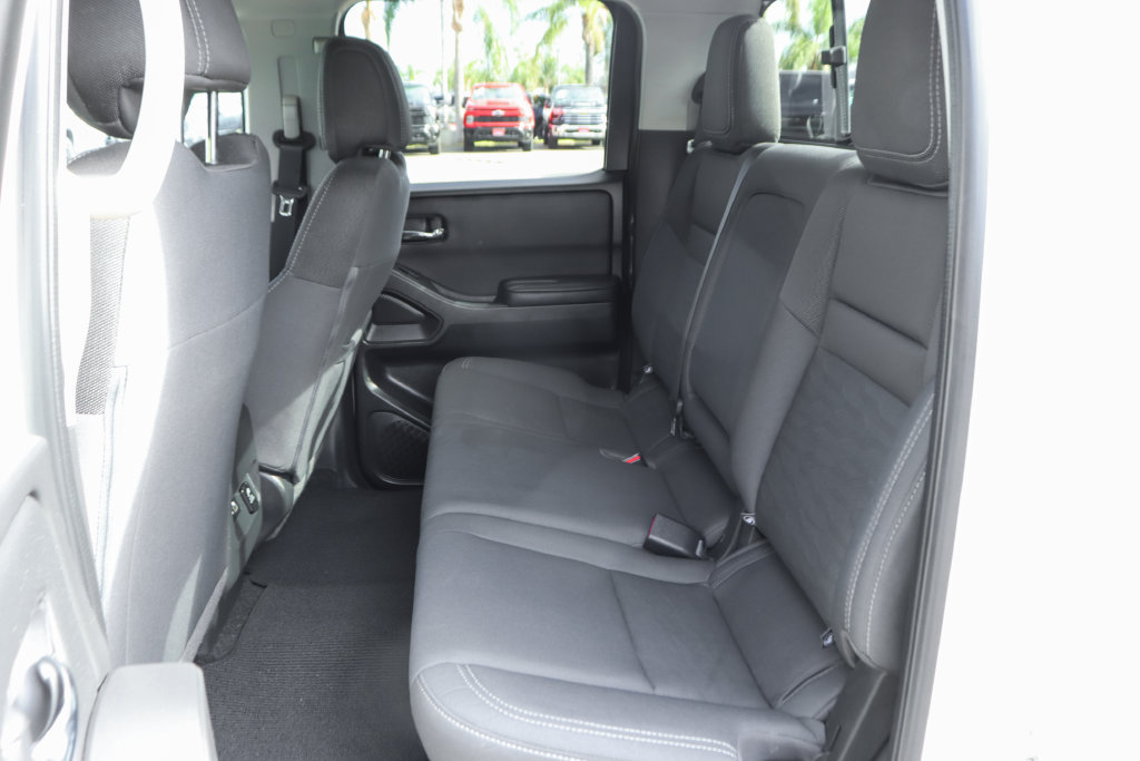 Used 2024 Nissan Frontier SV w/ SV Convenience Package RWD image 30