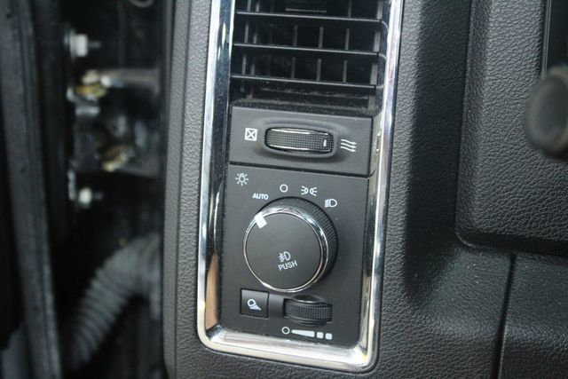 Used 2018 RAM 1500 Laramie AWD/4WD image 15