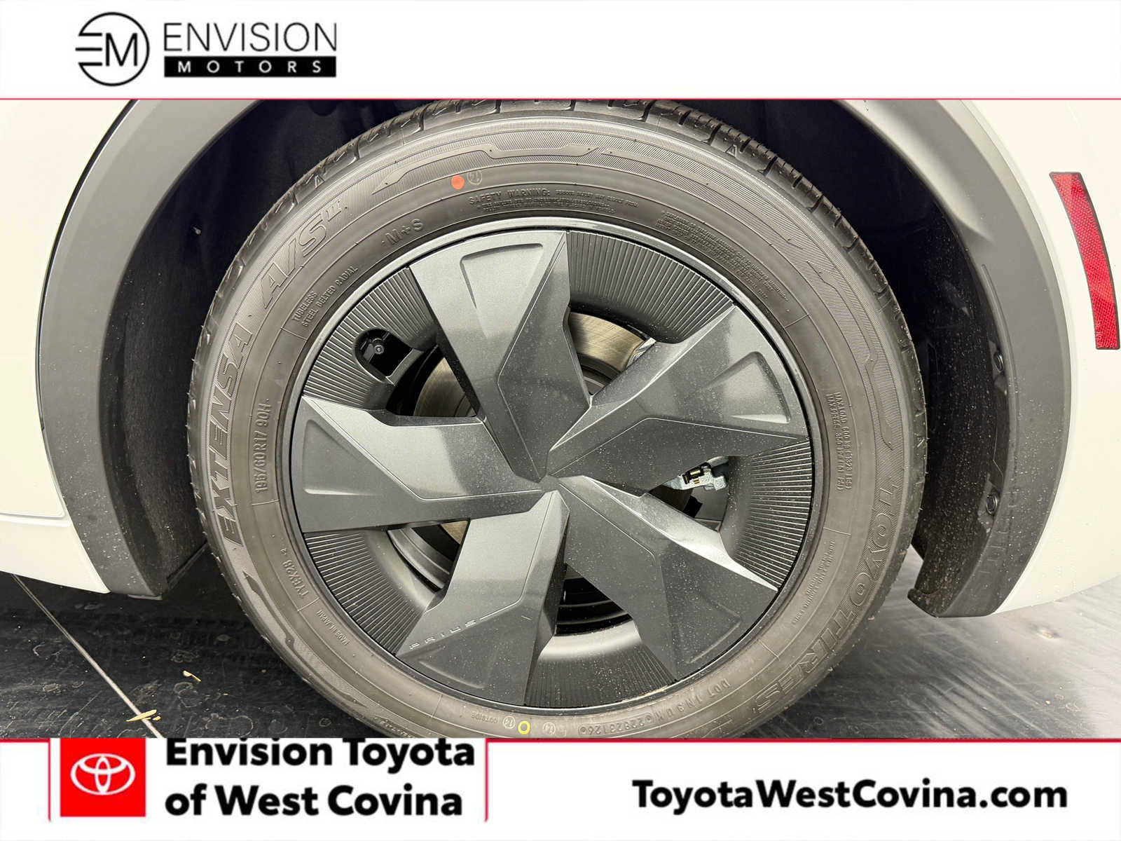New 2027 Toyota Prius LE FWD image 14
