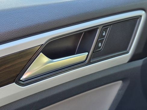 Used 2023 Volkswagen Atlas SE image 26