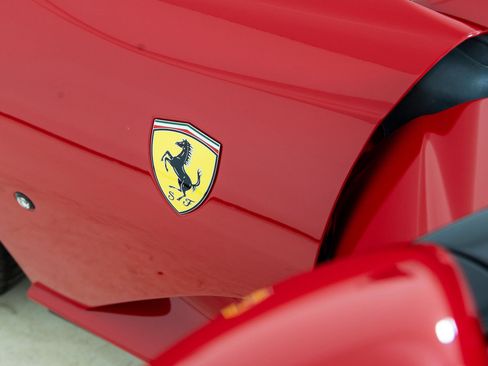 Certified 2018 Ferrari 812 Superfast RWD image 25
