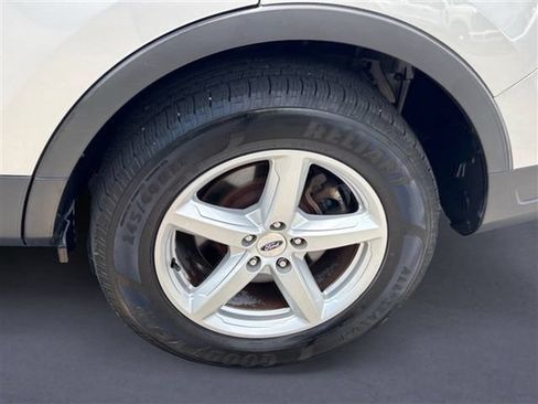 Used 2018 Ford Explorer FWD image 9