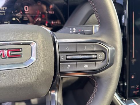 Used 2025 GMC Yukon AT4 w/ AT4 Premium Package image 27