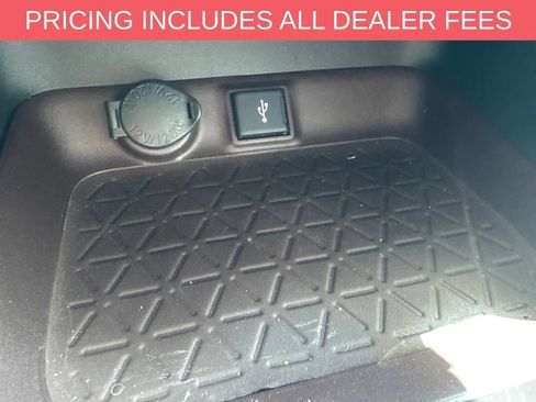 Used 2021 Toyota RAV4 Limited AWD/4WD image 8