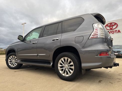Used 2018 Lexus GX 460 Premium w/ Premium Package image 4