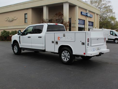 Used 2023 Ford F350 XLT w/ FX4 Off-Road Package image 12