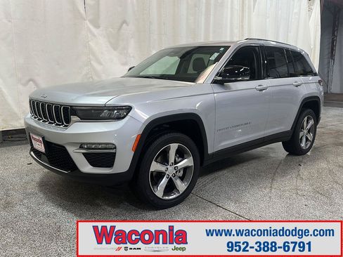 Certified 2022 Jeep Grand Cherokee Limited w/ Trailer Tow Prep Group (B) AWD/4WD image 1