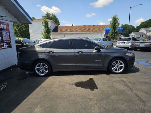 Used 2018 Ford Fusion SE FWD image 13