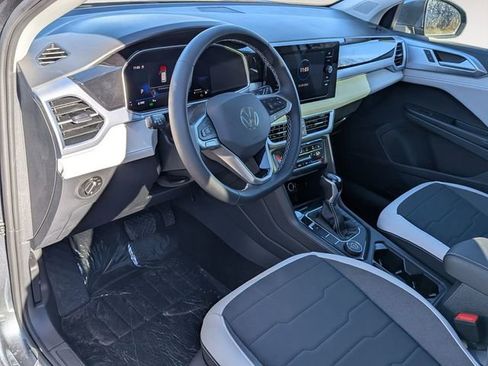 New 2026 Volkswagen Taos SE image 11