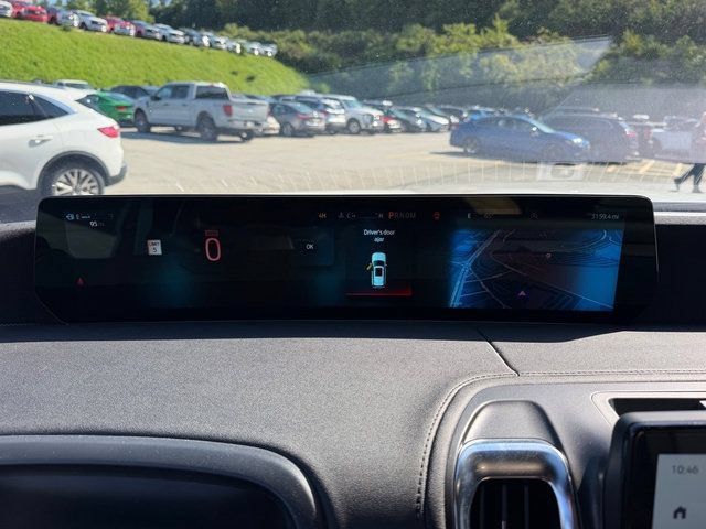 Used 2025 Ford Expedition Tremor AWD/4WD image 30