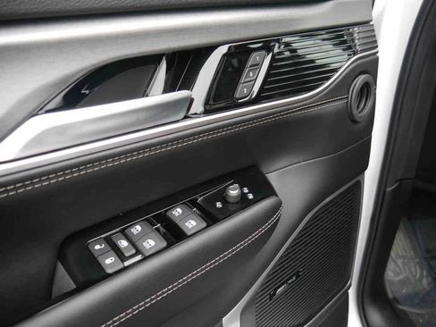 New 2025 Jeep Wagoneer L Series II w/ Convenience Group I image 25