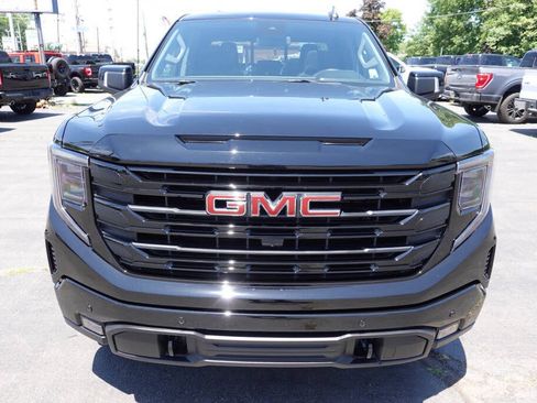 Used 2025 GMC Sierra 1500 Elevation w/ Elevation Premium Package AWD/4WD image 6