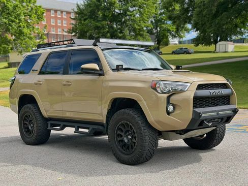 Used 2016 Toyota 4Runner TRD Pro AWD/4WD image 45