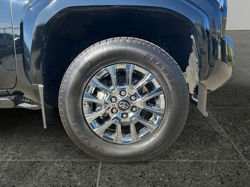 Used 2025 Toyota Tacoma Limited w/ Tow Tech Package AWD/4WD image 4