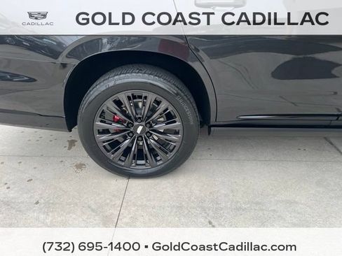 Certified 2024 Cadillac Escalade V w/ LPO, ONYX Package AWD/4WD image 7