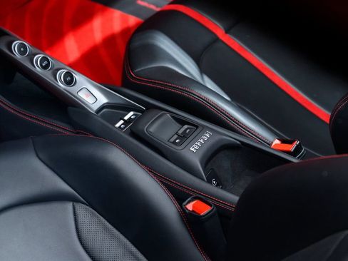 Used 2023 Ferrari F8 Tributo RWD image 16