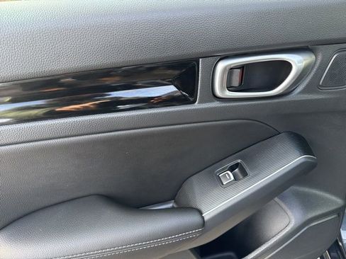 Used 2023 Honda Civic Touring image 10