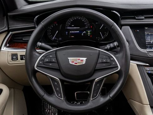 Used 2018 Cadillac XT5 Premium Luxury AWD/4WD image 17