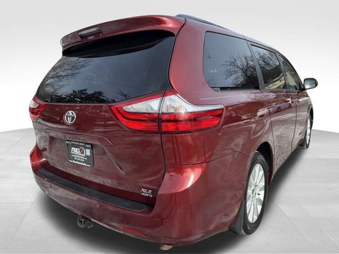 Used 2016 Toyota Sienna XLE w/ XLE Navigation Package image 5