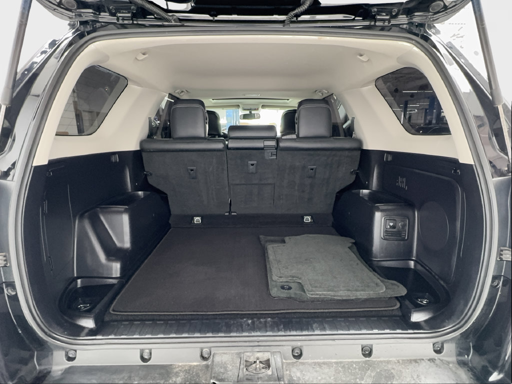 Used 2019 Toyota 4Runner Limited AWD/4WD image 18