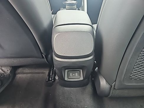 New 2026 Hyundai Elantra Limited FWD image 33