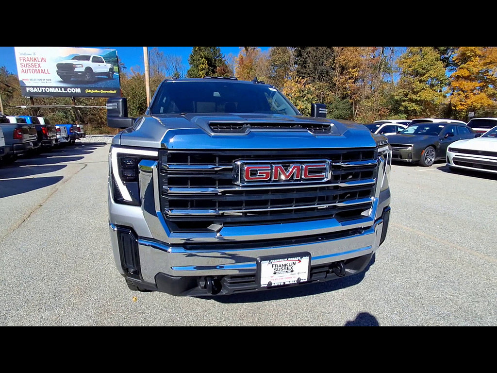 Used 2025 GMC Sierra 2500 SLE AWD/4WD image 3
