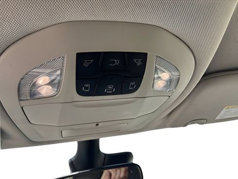 Used 2024 Chrysler Pacifica Touring-L FWD image 29