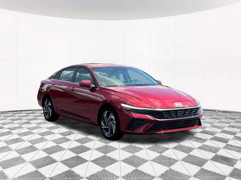 New 2025 Hyundai Elantra Limited image 18