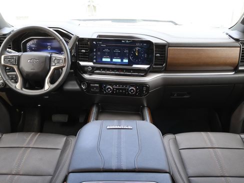 Used 2024 Chevrolet Silverado 2500 High Country w/ High Country Premium Package image 26