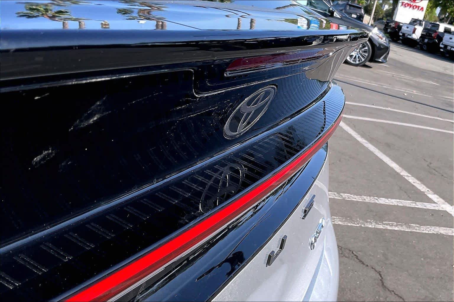 Certified 2025 Toyota Prius LE FWD image 30