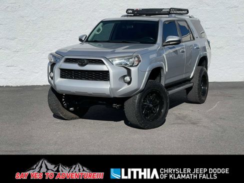 Used 2014 Toyota 4Runner SR5 image 1