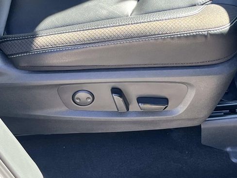 Used 2024 Nissan Pathfinder SL w/ SL Premium Package image 23